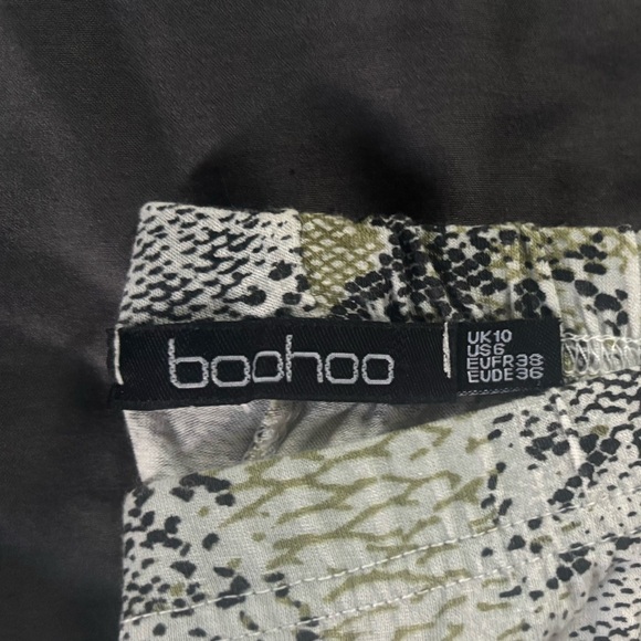 BooHoo Snake Print Flares - Picture 6 of 7